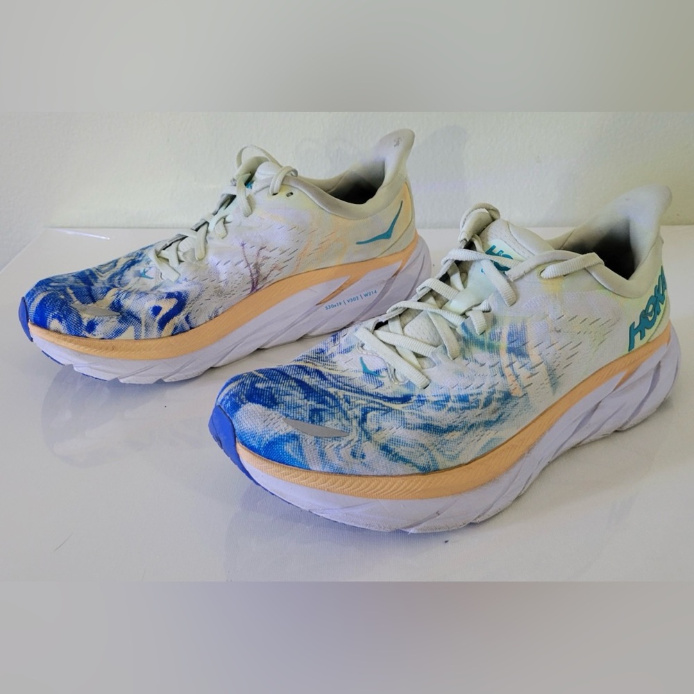 HOKA ONE ONE Women's Clifton 8 Running Shoes